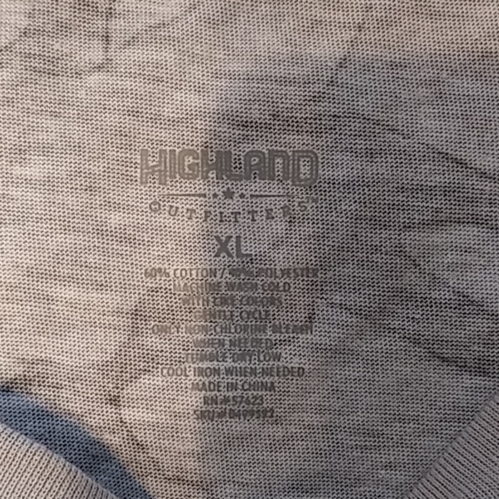 HIGHLAND 👕 - Picture 3 of 4